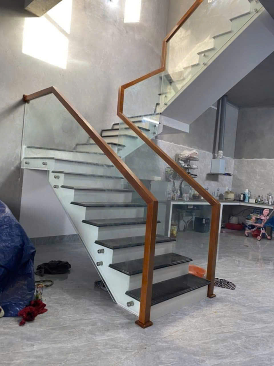 Mình cho thuê nhà hai cửa đi, mới, Trúc Bạch; vỉa hè 99m2* 4T- 31 Tr - Ảnh chính